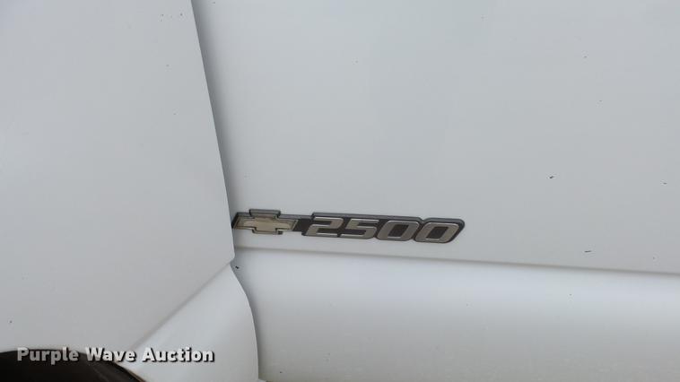 image for item DC3009 2000 Chevrolet Silverado 2500 Ext. Cab pickup truck