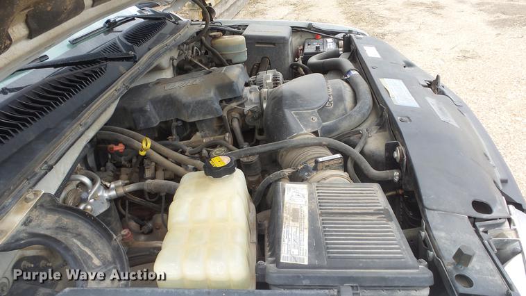 image for item DC3009 2000 Chevrolet Silverado 2500 Ext. Cab pickup truck