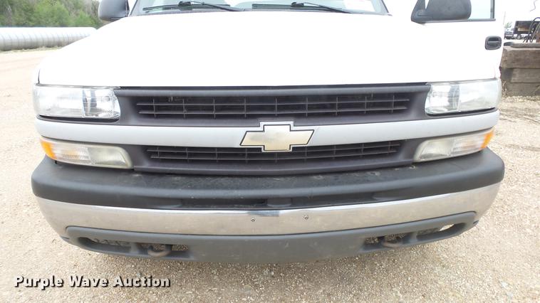 image for item DC3009 2000 Chevrolet Silverado 2500 Ext. Cab pickup truck