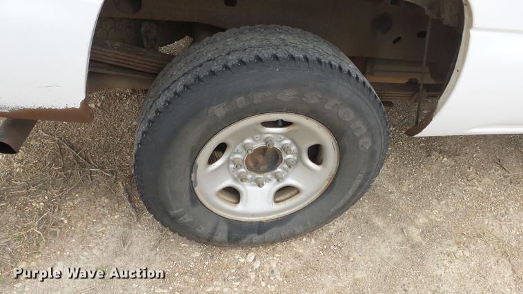 image for item DC3009 2000 Chevrolet Silverado 2500 Ext. Cab pickup truck