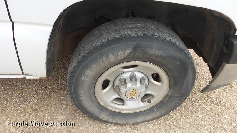 image for item DC3009 2000 Chevrolet Silverado 2500 Ext. Cab pickup truck