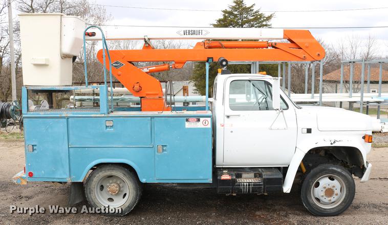 image for item DC7580 1989 Chevrolet C60 bucket truck