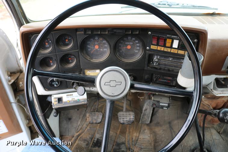 image for item DC7580 1989 Chevrolet C60 bucket truck