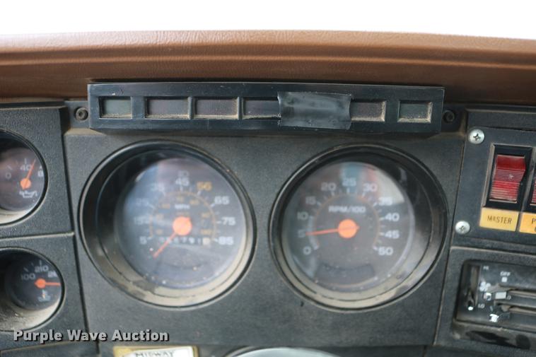 image for item DC7580 1989 Chevrolet C60 bucket truck