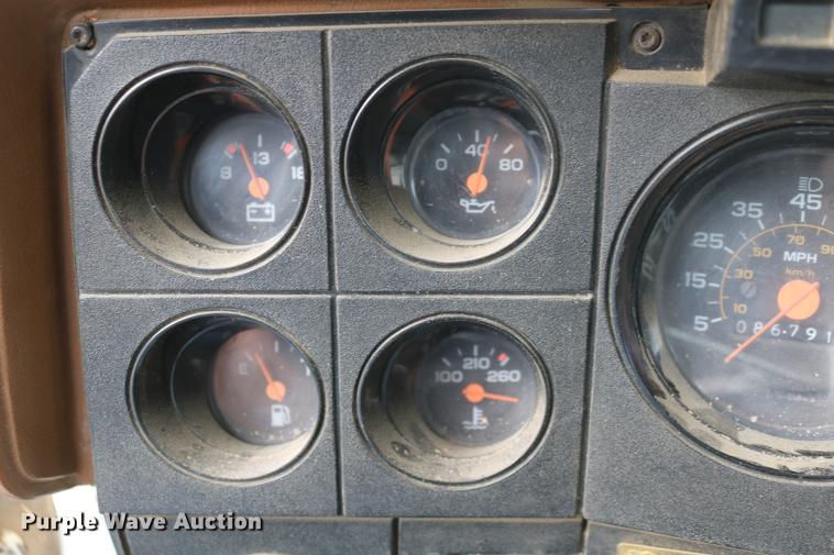 image for item DC7580 1989 Chevrolet C60 bucket truck