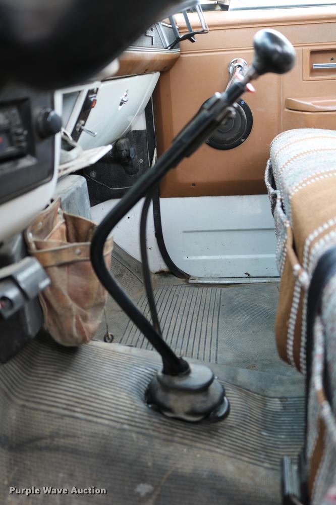 image for item DC7580 1989 Chevrolet C60 bucket truck