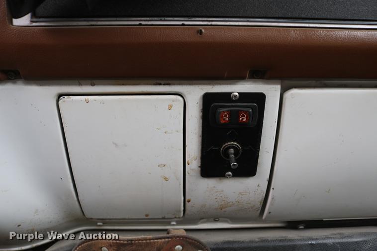 image for item DC7580 1989 Chevrolet C60 bucket truck