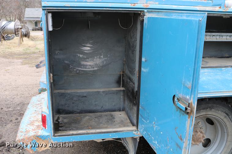 image for item DC7580 1989 Chevrolet C60 bucket truck