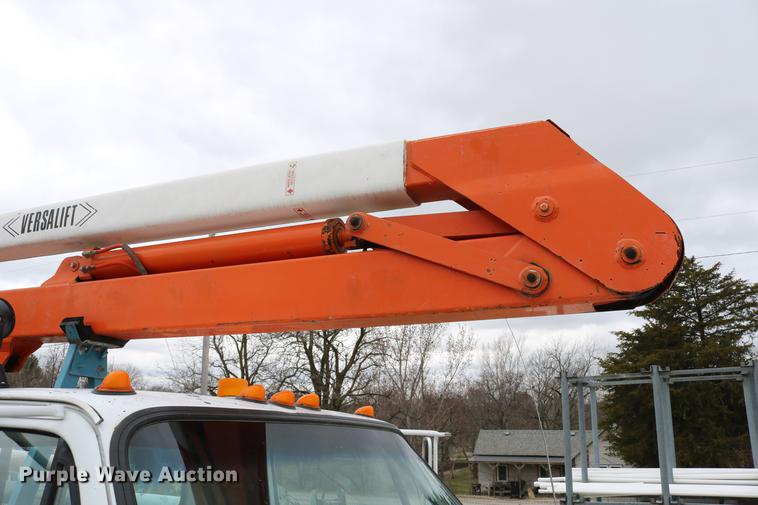image for item DC7580 1989 Chevrolet C60 bucket truck