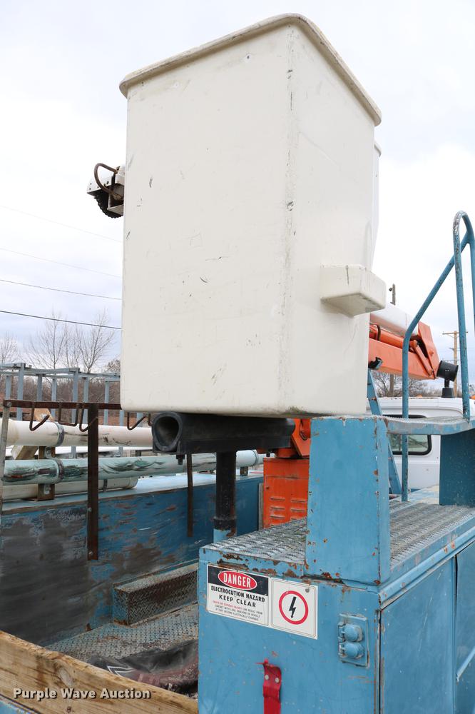 image for item DC7580 1989 Chevrolet C60 bucket truck