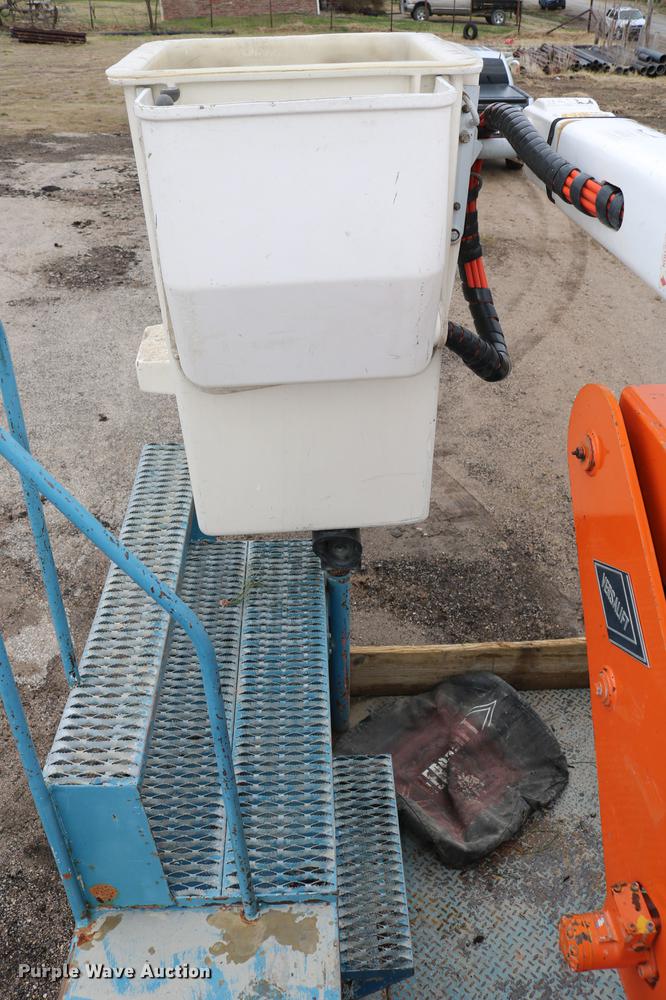 image for item DC7580 1989 Chevrolet C60 bucket truck