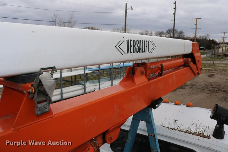 image for item DC7580 1989 Chevrolet C60 bucket truck