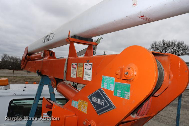 image for item DC7580 1989 Chevrolet C60 bucket truck