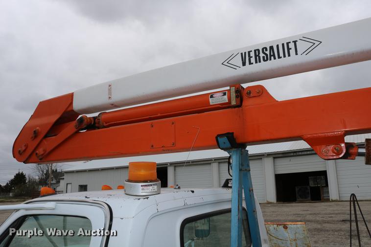 image for item DC7580 1989 Chevrolet C60 bucket truck