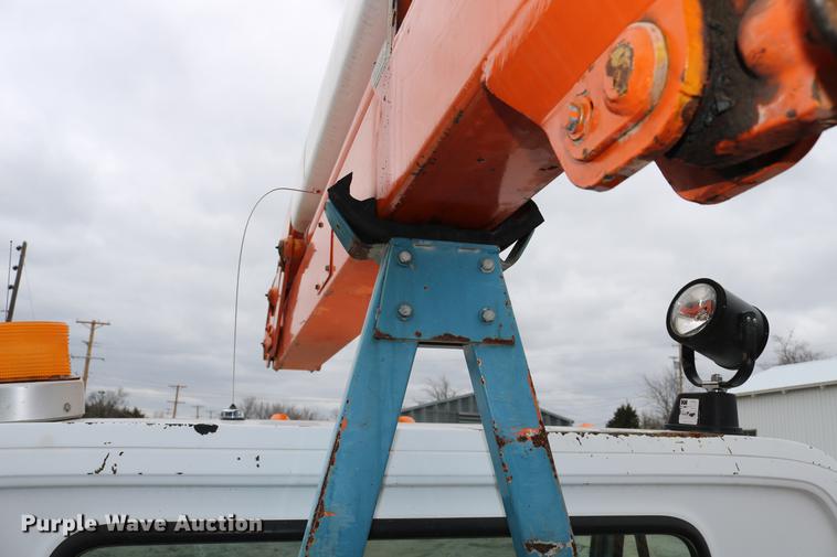 image for item DC7580 1989 Chevrolet C60 bucket truck