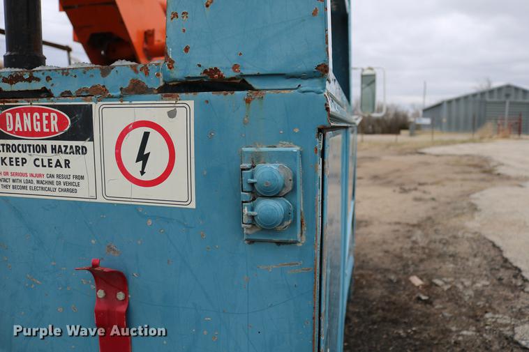 image for item DC7580 1989 Chevrolet C60 bucket truck