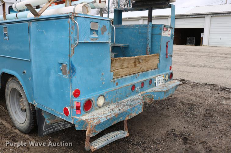 image for item DC7580 1989 Chevrolet C60 bucket truck