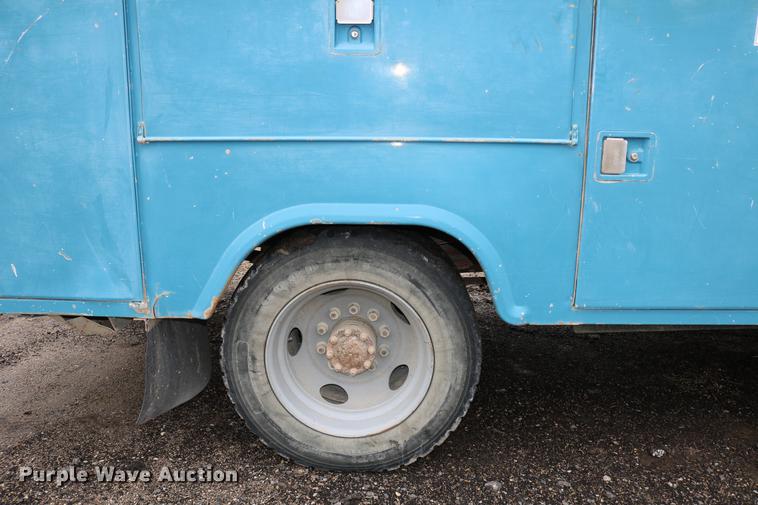 image for item DC7580 1989 Chevrolet C60 bucket truck