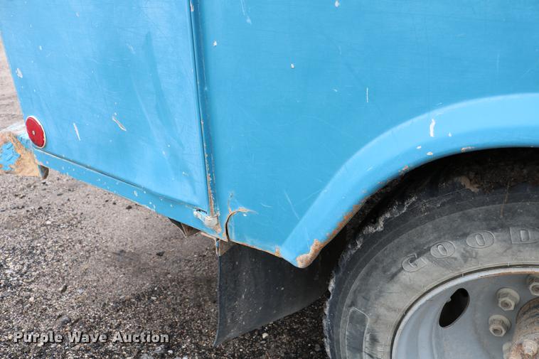 image for item DC7580 1989 Chevrolet C60 bucket truck