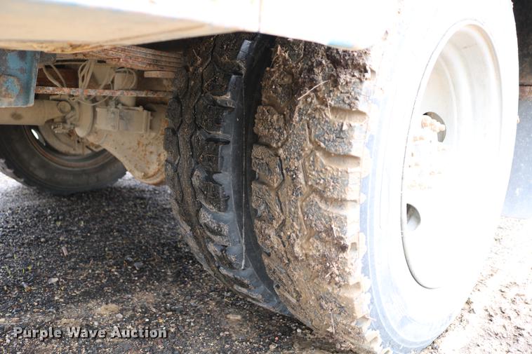 image for item DC7580 1989 Chevrolet C60 bucket truck