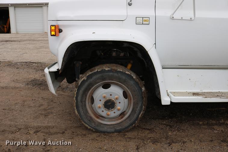 image for item DC7580 1989 Chevrolet C60 bucket truck
