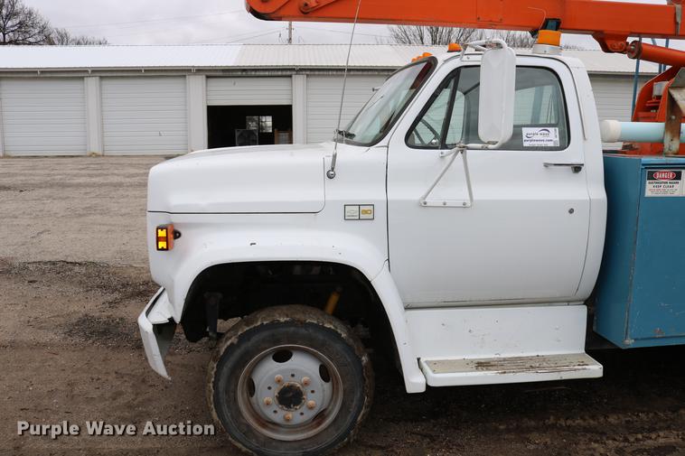image for item DC7580 1989 Chevrolet C60 bucket truck