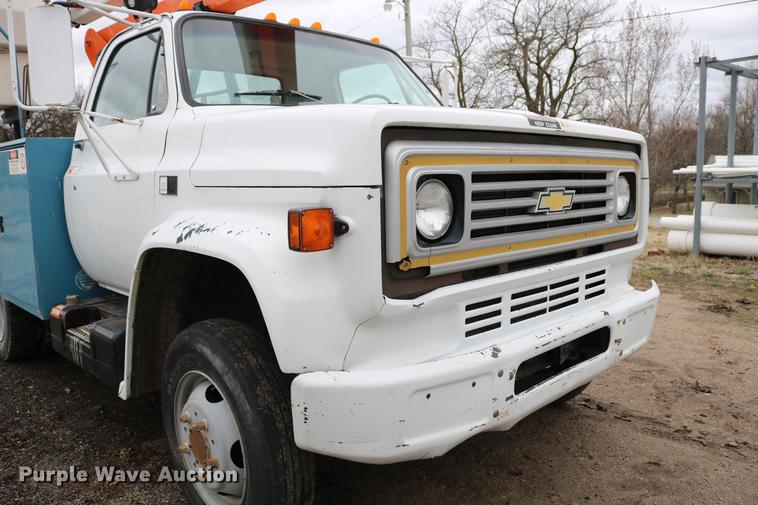 image for item DC7580 1989 Chevrolet C60 bucket truck
