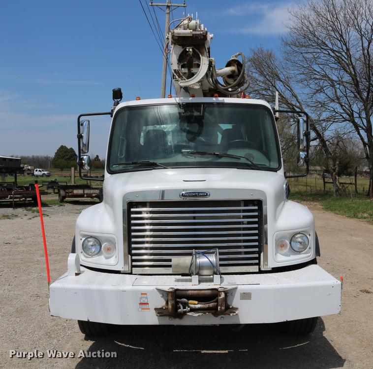image for item DC7582 2006 Freightliner Business Class M2 digger derrick truck