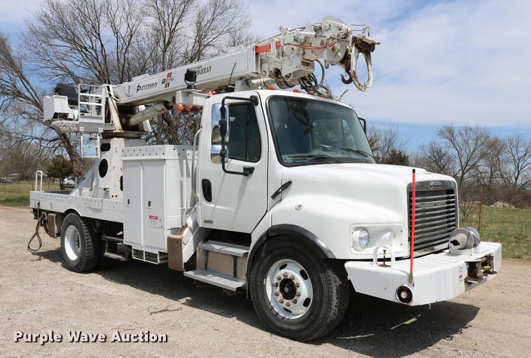 image for item DC7582 2006 Freightliner Business Class M2 digger derrick truck