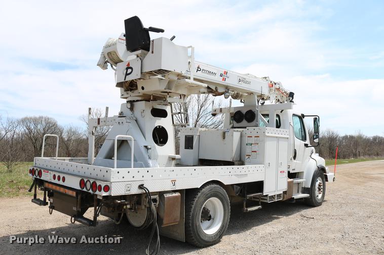 image for item DC7582 2006 Freightliner Business Class M2 digger derrick truck