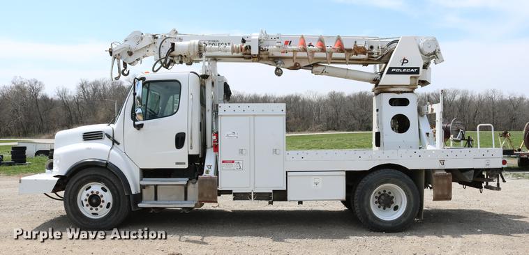 image for item DC7582 2006 Freightliner Business Class M2 digger derrick truck