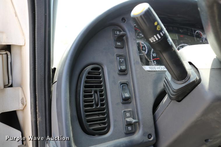 image for item DC7582 2006 Freightliner Business Class M2 digger derrick truck