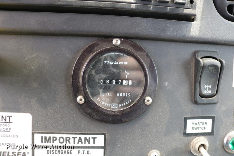 image for item DC7582 2006 Freightliner Business Class M2 digger derrick truck