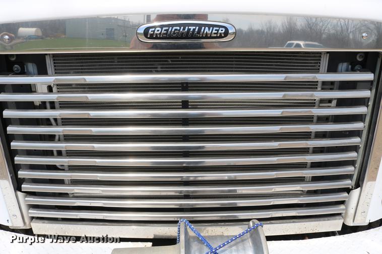 image for item DC7582 2006 Freightliner Business Class M2 digger derrick truck