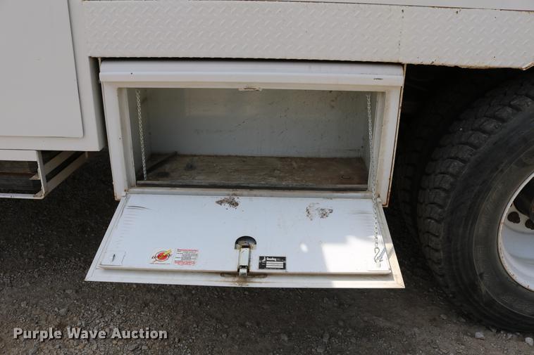 image for item DC7582 2006 Freightliner Business Class M2 digger derrick truck