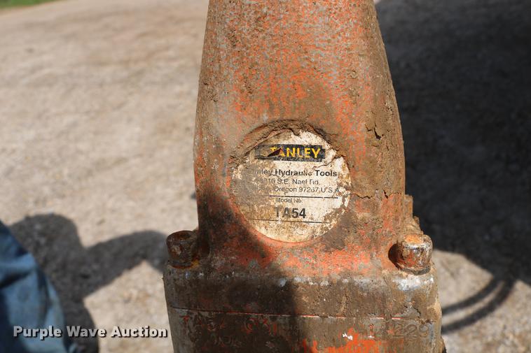 image for item DC7582 2006 Freightliner Business Class M2 digger derrick truck