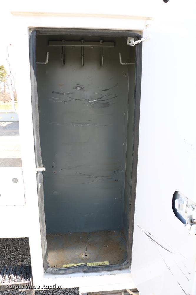 image for item DC7582 2006 Freightliner Business Class M2 digger derrick truck