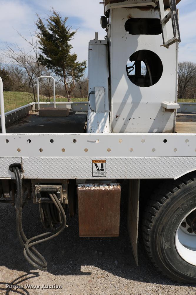 image for item DC7582 2006 Freightliner Business Class M2 digger derrick truck