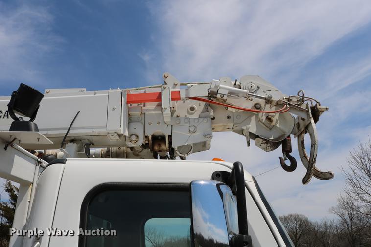 image for item DC7582 2006 Freightliner Business Class M2 digger derrick truck