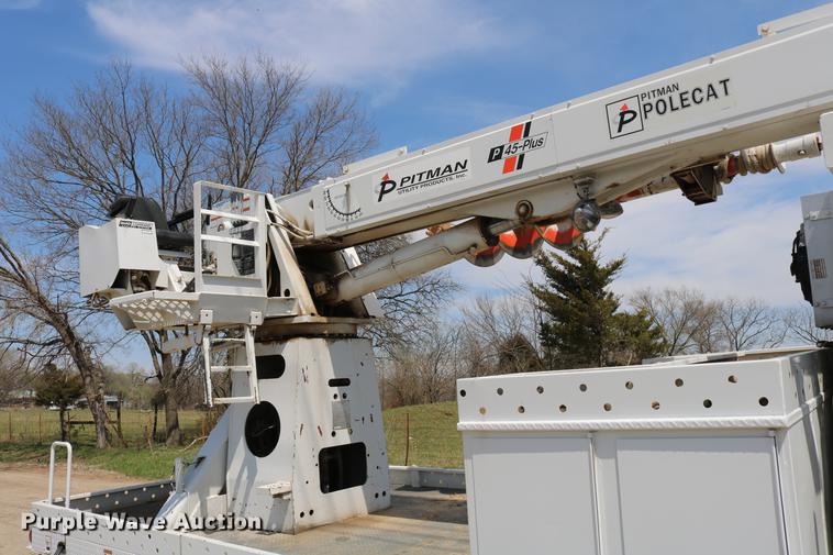 image for item DC7582 2006 Freightliner Business Class M2 digger derrick truck