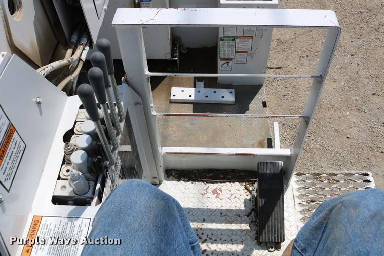 image for item DC7582 2006 Freightliner Business Class M2 digger derrick truck