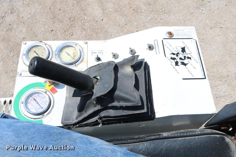 image for item DC7582 2006 Freightliner Business Class M2 digger derrick truck