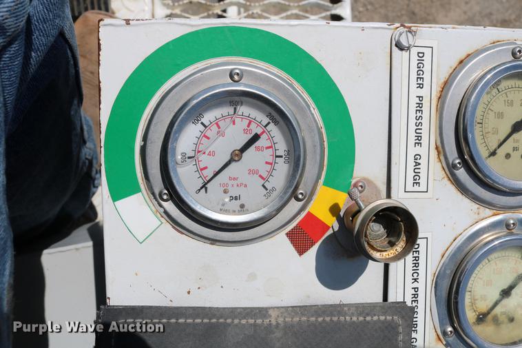 image for item DC7582 2006 Freightliner Business Class M2 digger derrick truck