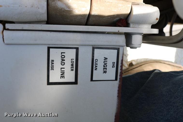 image for item DC7582 2006 Freightliner Business Class M2 digger derrick truck