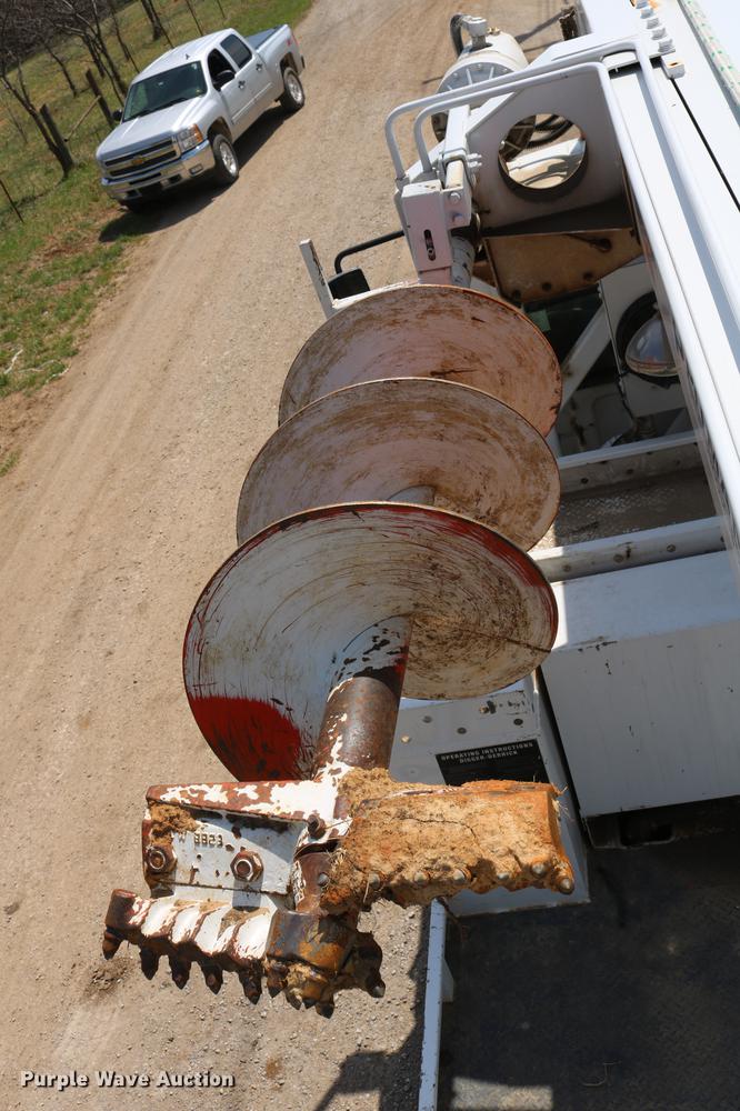 image for item DC7582 2006 Freightliner Business Class M2 digger derrick truck