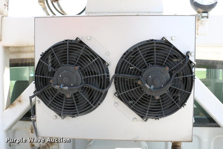 image for item DC7582 2006 Freightliner Business Class M2 digger derrick truck