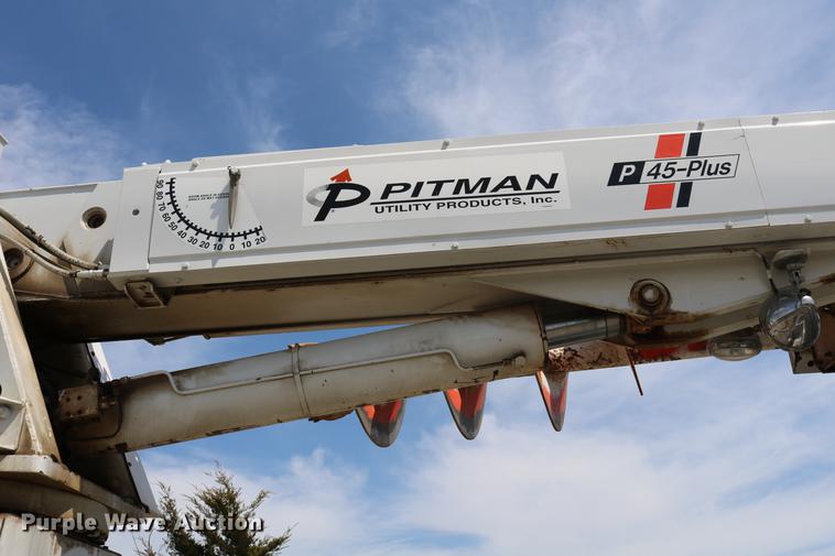 image for item DC7582 2006 Freightliner Business Class M2 digger derrick truck