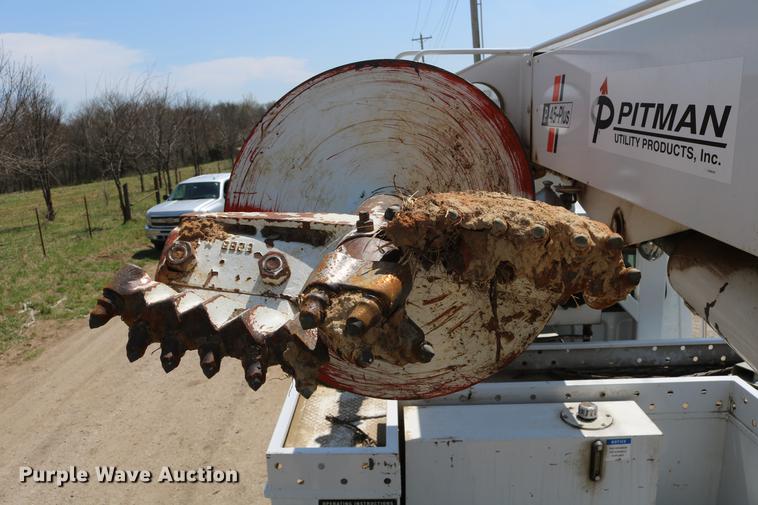 image for item DC7582 2006 Freightliner Business Class M2 digger derrick truck