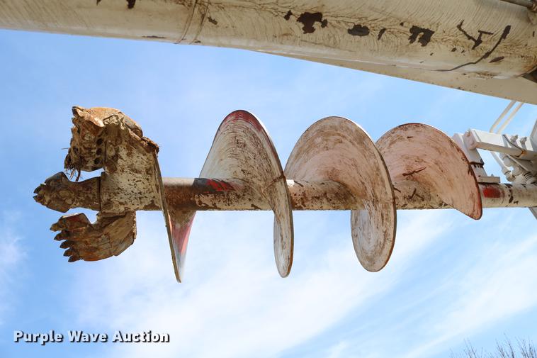 image for item DC7582 2006 Freightliner Business Class M2 digger derrick truck