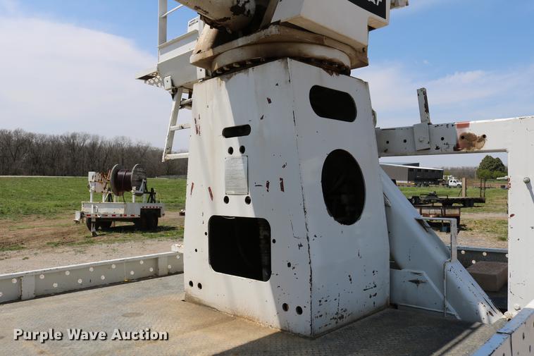 image for item DC7582 2006 Freightliner Business Class M2 digger derrick truck